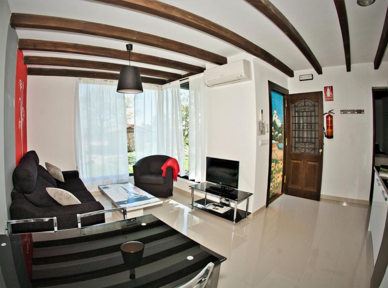 Apartamentos El Roble Valverde de la Vera Exterior foto